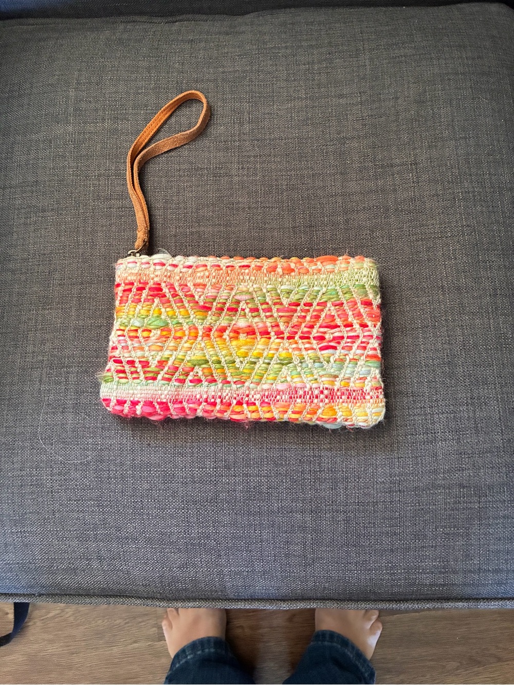 Macchia di Ruggine Boho Woven Geometric Diamond Wristlet Clutch